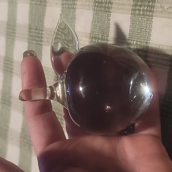 Clear glass apple paperweight glass art - Picture 6 of 7